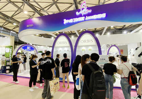 熊爸爸引领CBE新风向，诸多新品亮相引爆美妆业