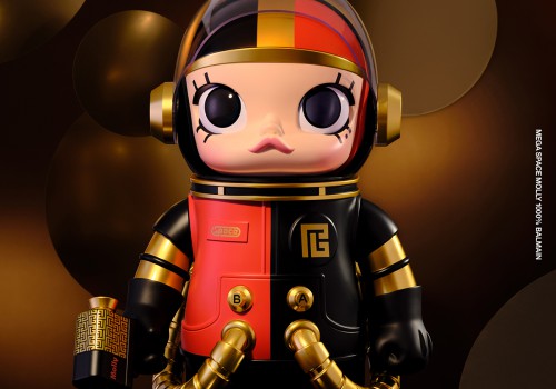 泡泡玛特MEGA SPACE MOLLYBALMAIN释出限定联名系列