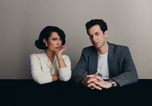 爱彼携手音乐才俊MARK RONSON与RAYE
