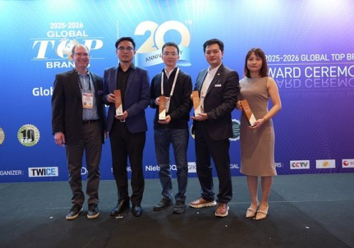 「好戏新唱」GAP联名中国京剧，邀你于生活舞台开启新年好戏