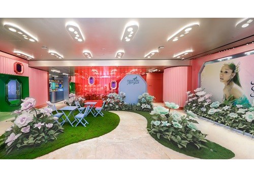 施华洛世奇以“Ariana的梦幻花园绮境”限时快闪空间 “晶”彩呈现全新联名胶囊系列