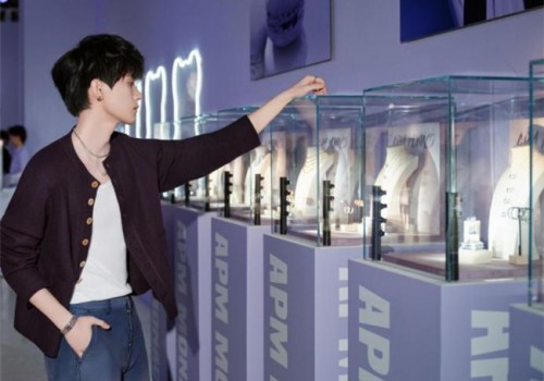 APM Monaco 梦幻旅程：在春日的褶皱里，重识珠宝的温度