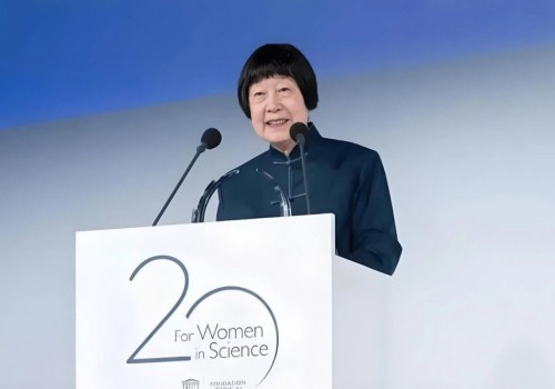 从“缺席”到“在场”，三代人的手拉手接力