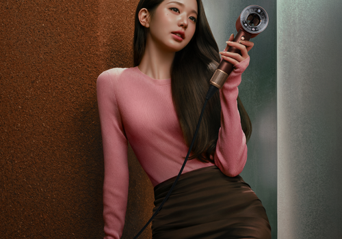心仪甄选，尽在戴森：张员瑛精彩演绎节日造型